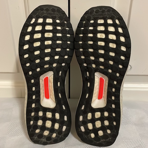 Ultra boost shoes - Picture 11 of 12